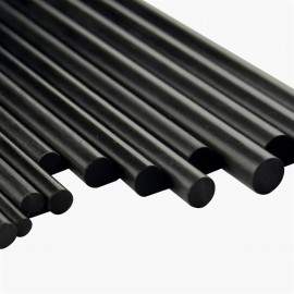 Rivets en fibre de carbone pour couteaux