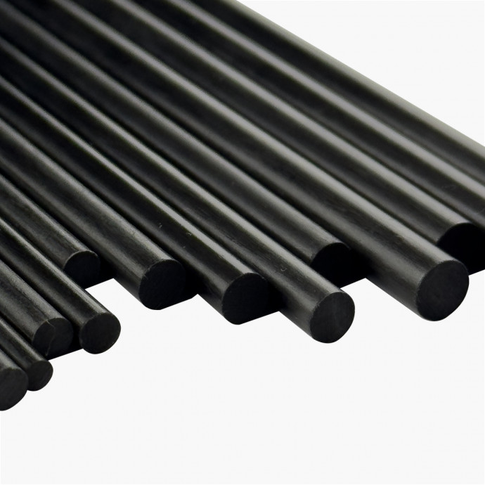 Rivets en fibre de carbone pour couteaux